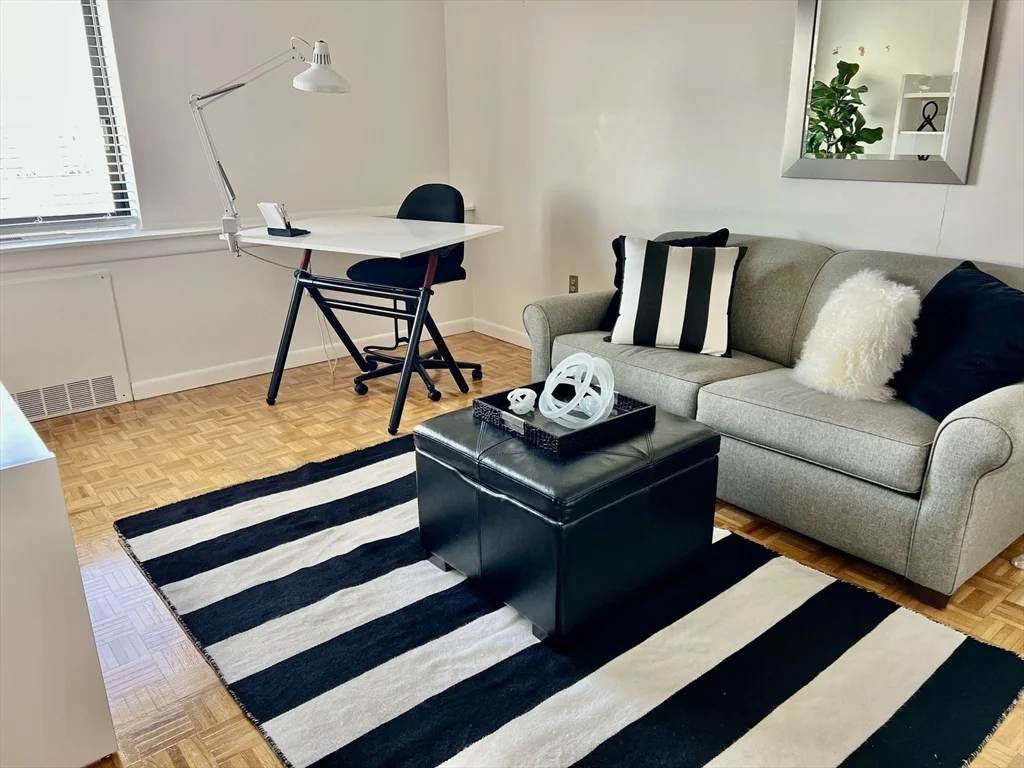 300 Lynn Shore Dr, Lynn