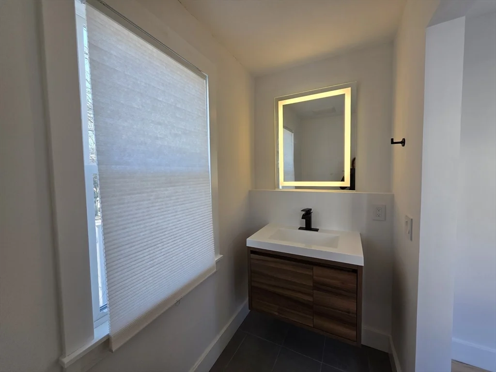 84 Dudley St, Medford