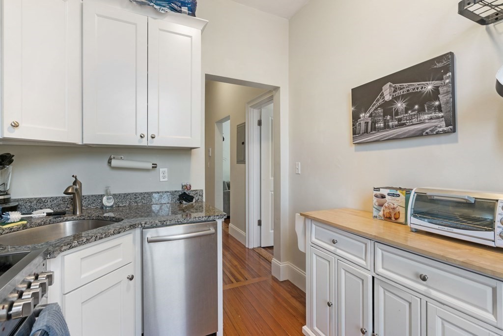 14 Gloucester St, Back Bay