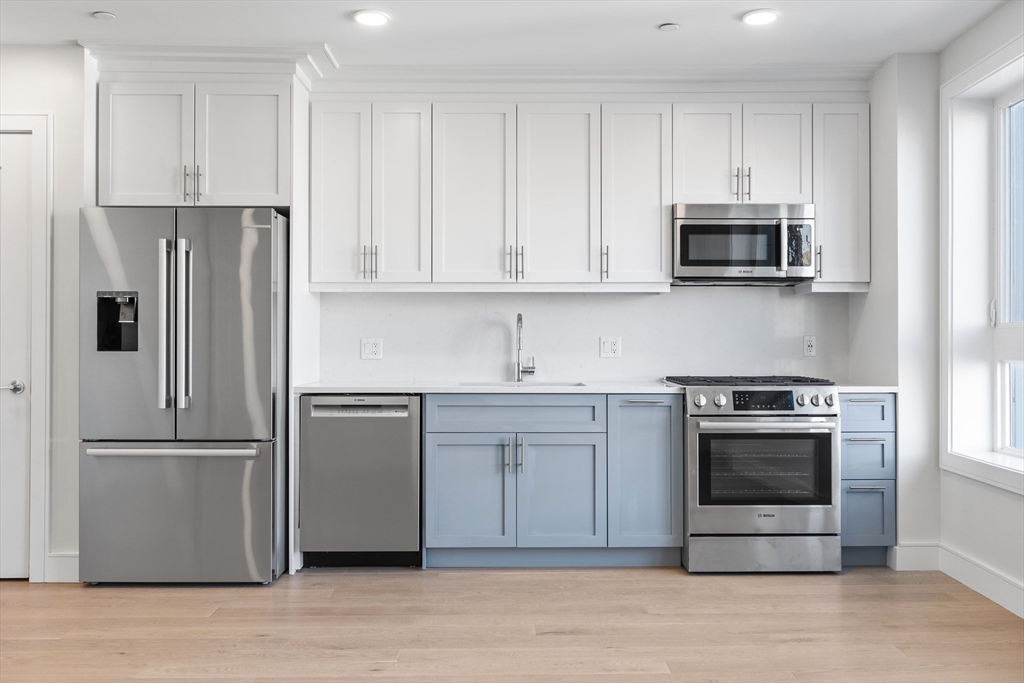 301 Border St, Central Square