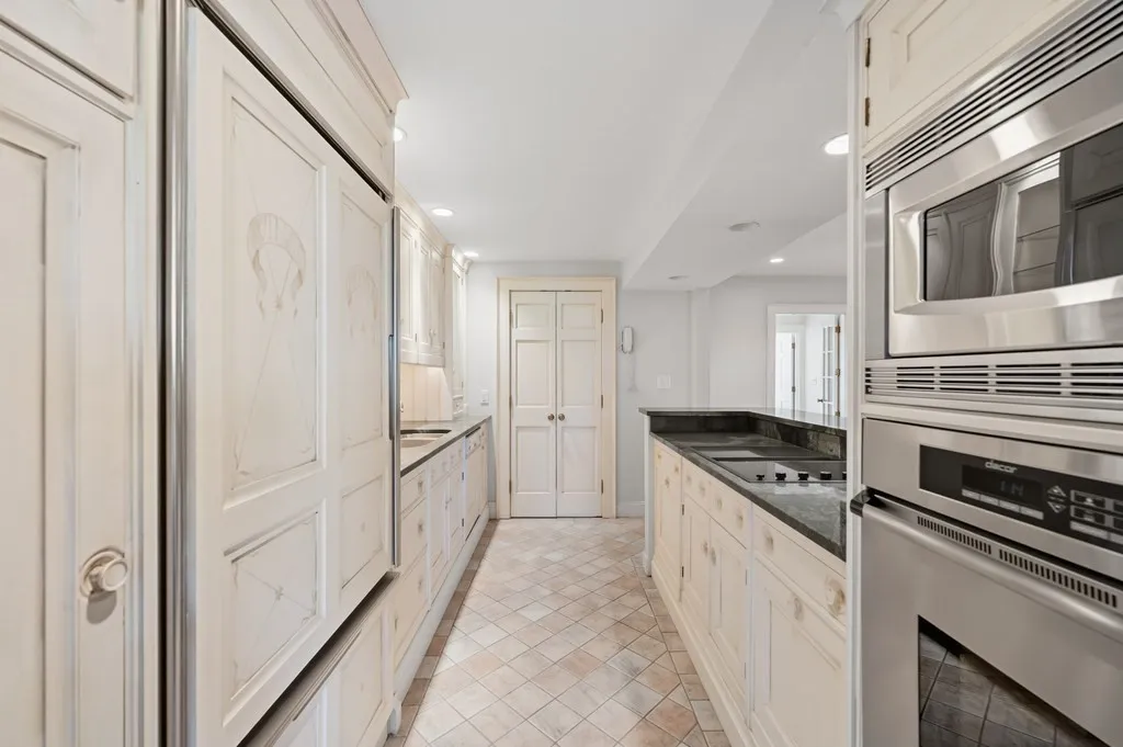 412 Beacon St, Back Bay