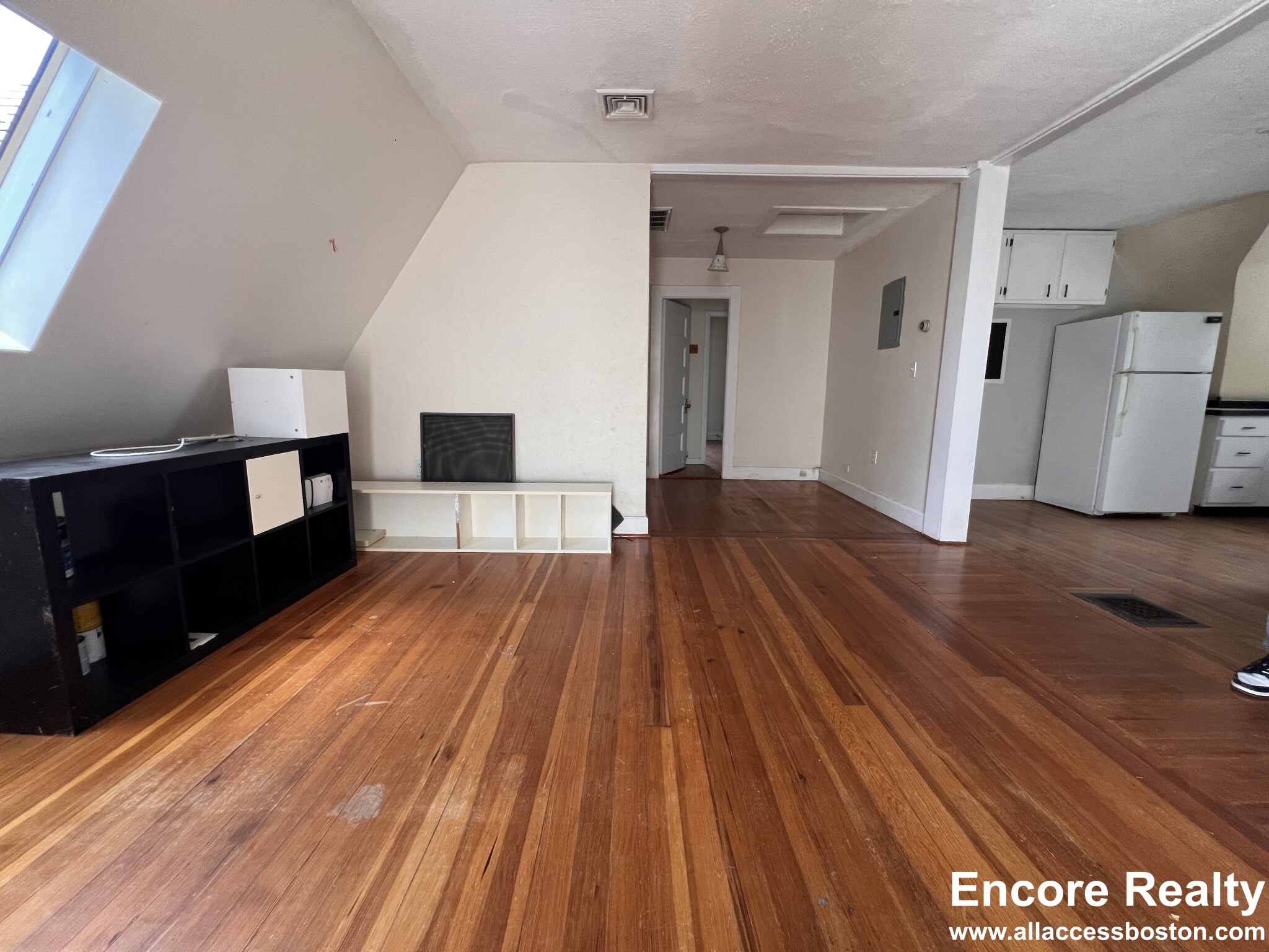 9 Kenwood St, North Brookline