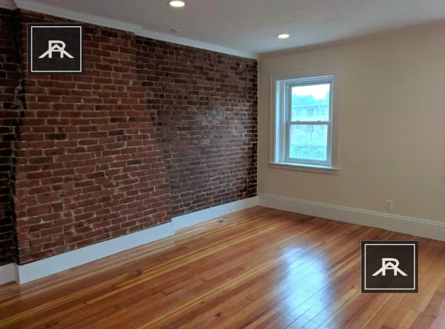 1616 Beacon St, Corey Hill