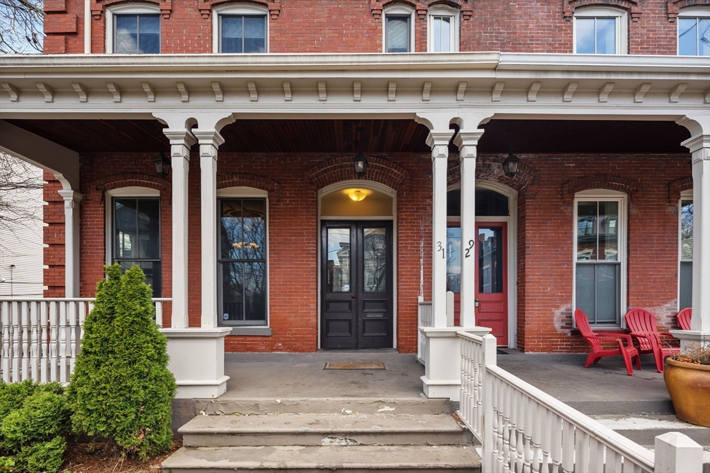 31 Millmont St, Roxbury