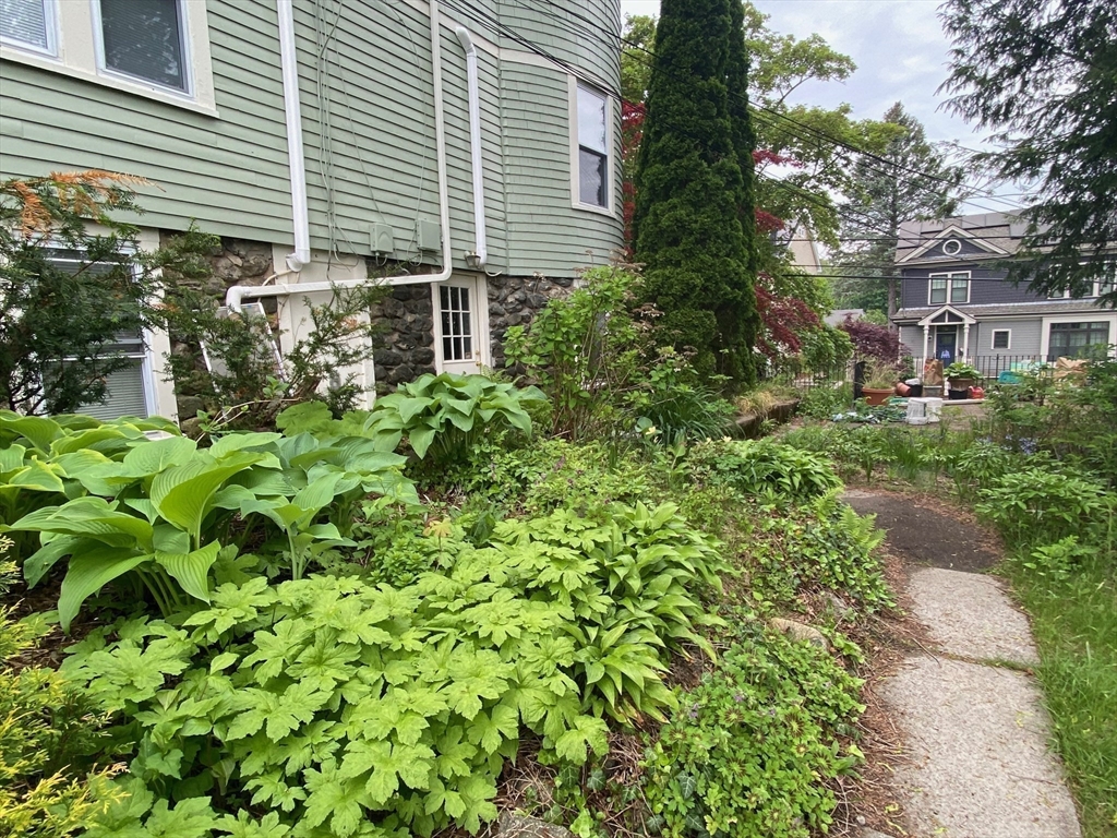 90 Robbins Rd, Arlington Heights