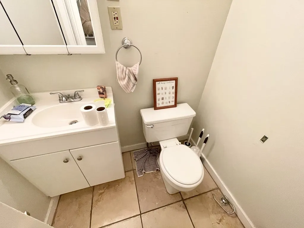 670 Massachussetts, South End