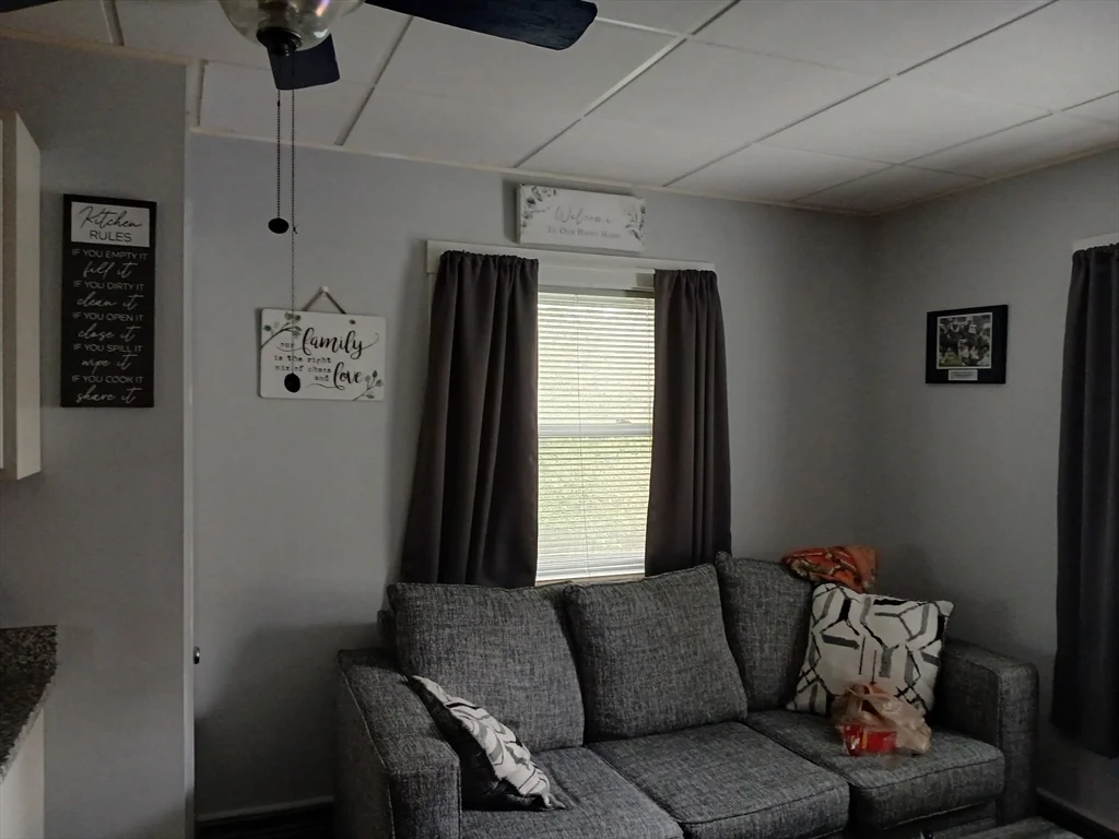 293 Linden St, Fall River