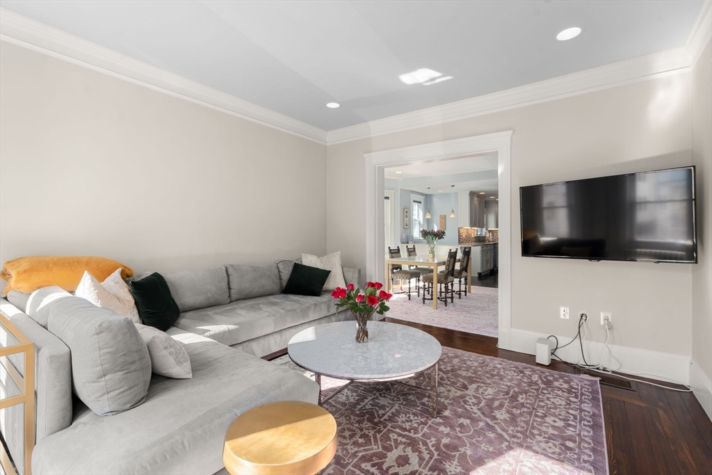 84 Pearson Rd, Tufts