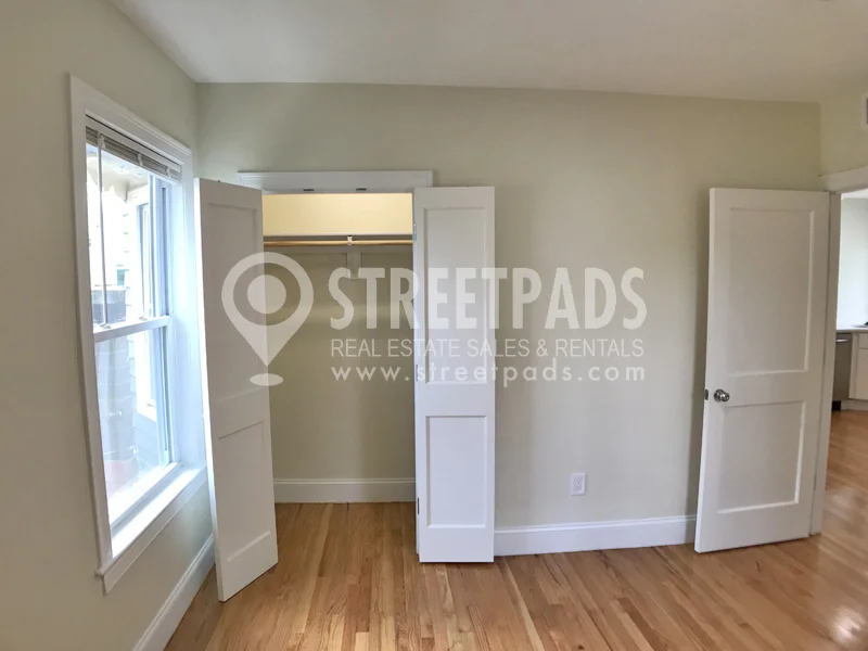 327 Highland Ave, Powder House Square