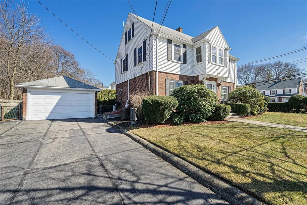 93 Lincoln Rd, Lawrence Estates