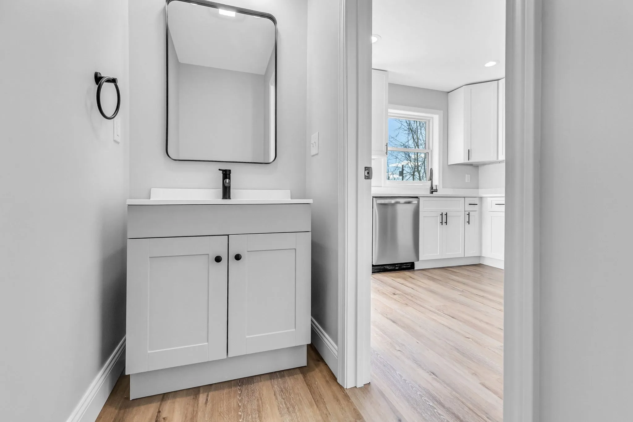 213 Pine St, Six Corners