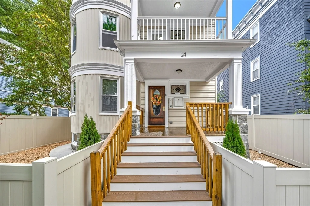 24 Hinckley, Dorchester