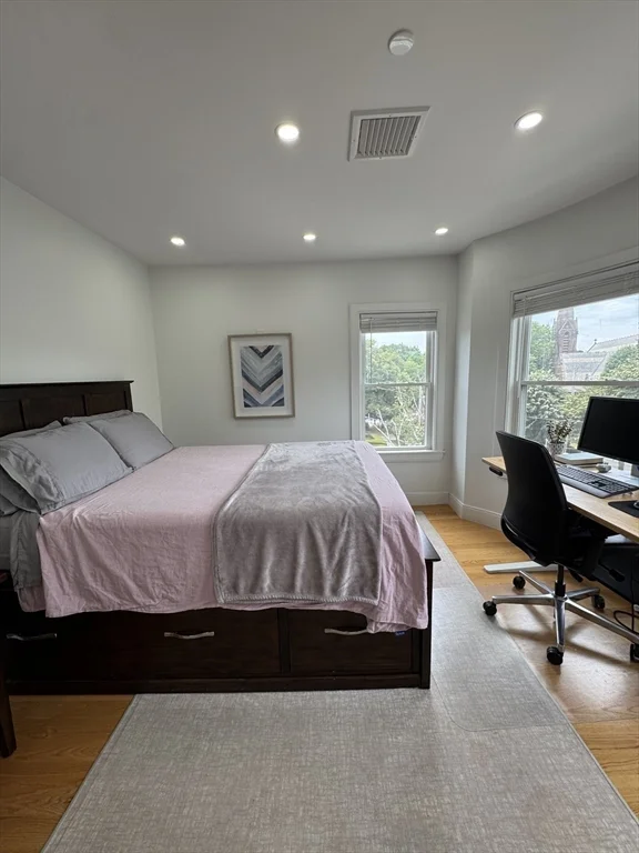 34 Park St, Newton Corner