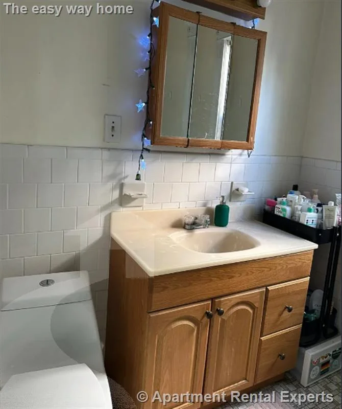 183 College Ave, Davis Square