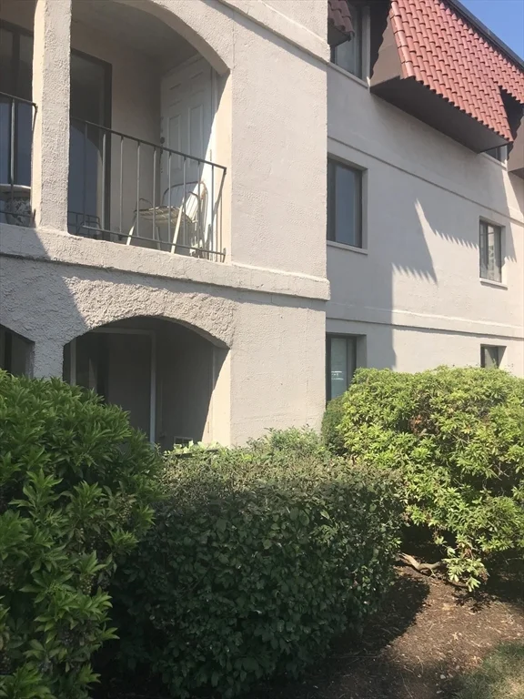 685 Oak St, Brockton