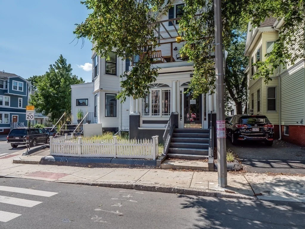 390 Medford St, Winter Hill