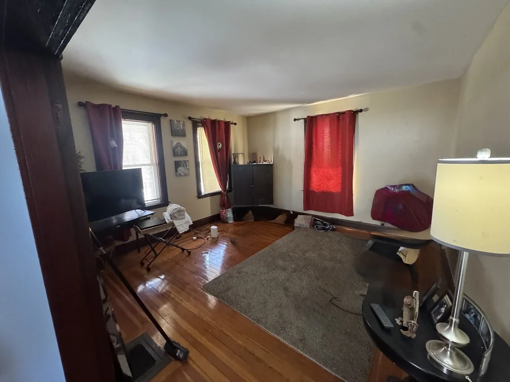 141 Whitwell St, Quincy