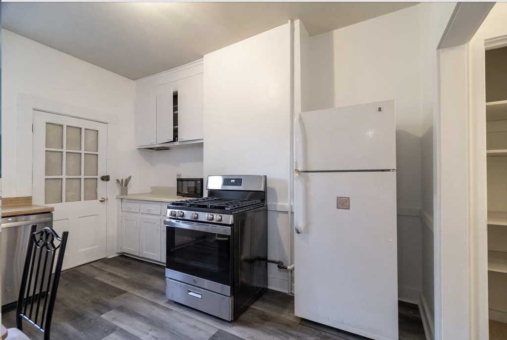 4A Sherman, Neighborhood Nine