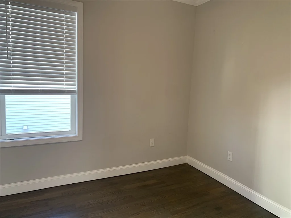 20 Meadow St, Fall River