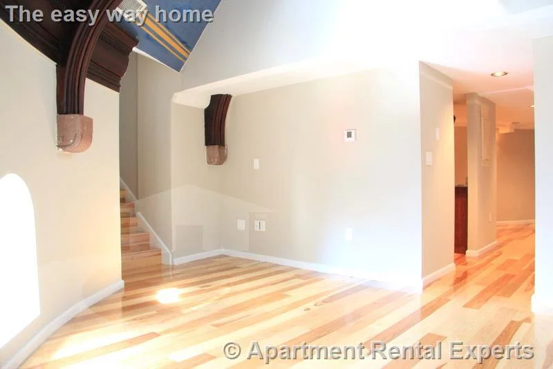 17 Bow St, Union Square