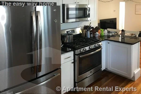 17 Ashland St, Porter Square
