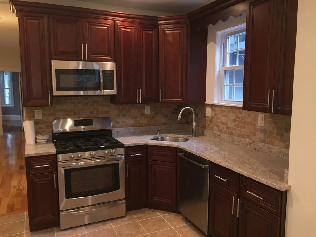 671 E 8th, South Boston
