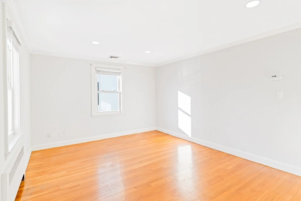 126 Washington Ave, Waltham