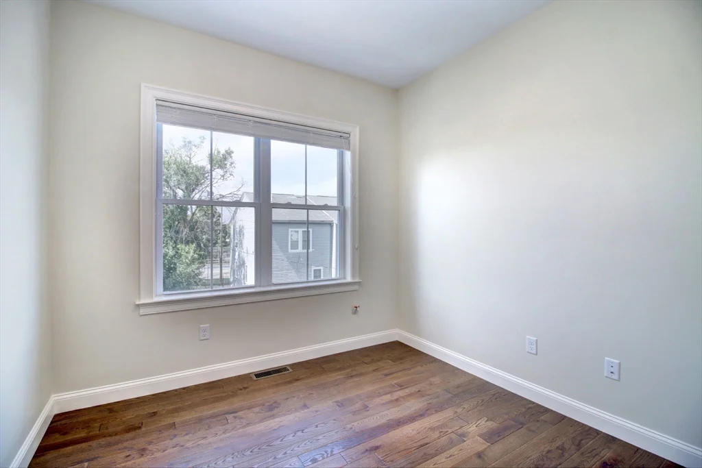 4 Kemp St, South Boston