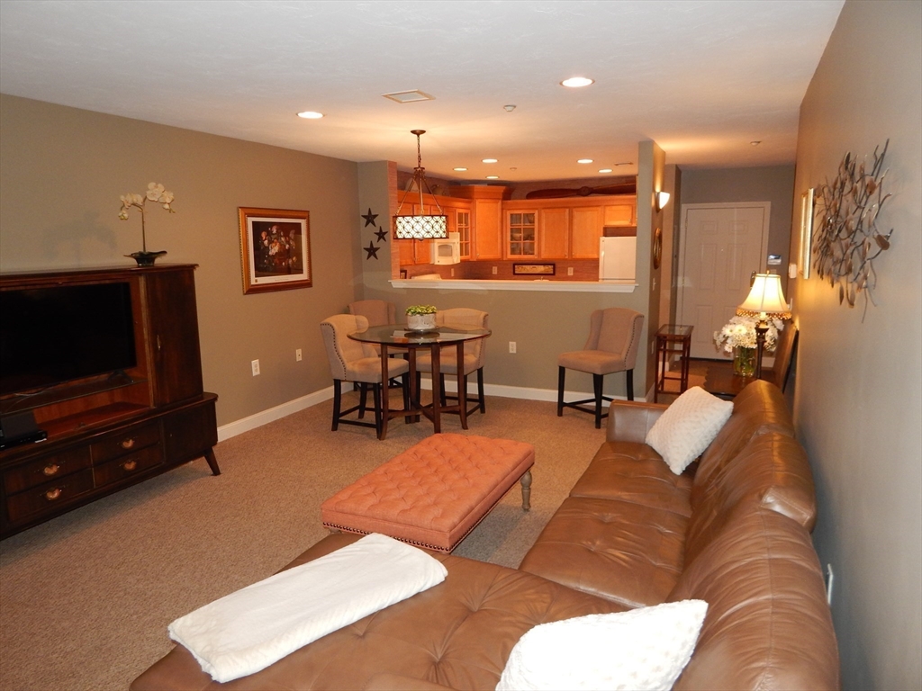 2105 Briarwood Village, Clinton