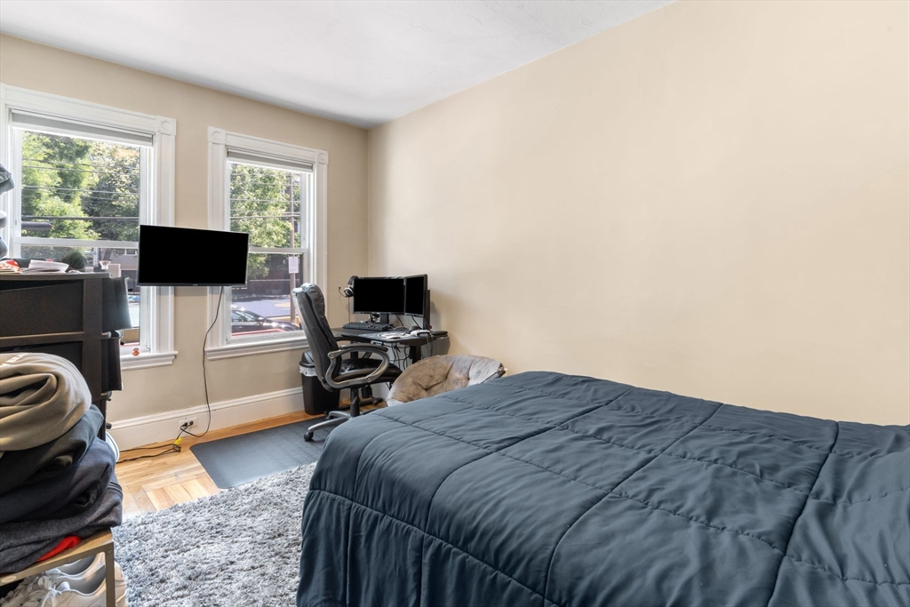 181 W 5th St, South Boston