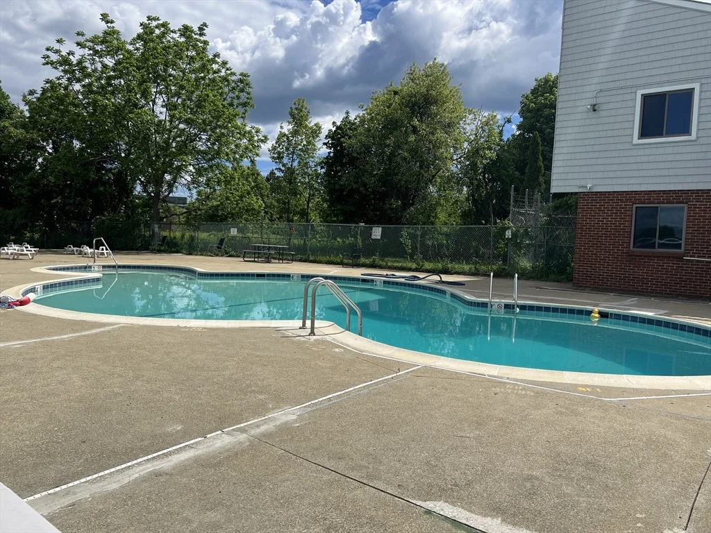 900 Governors Park, Winthrop