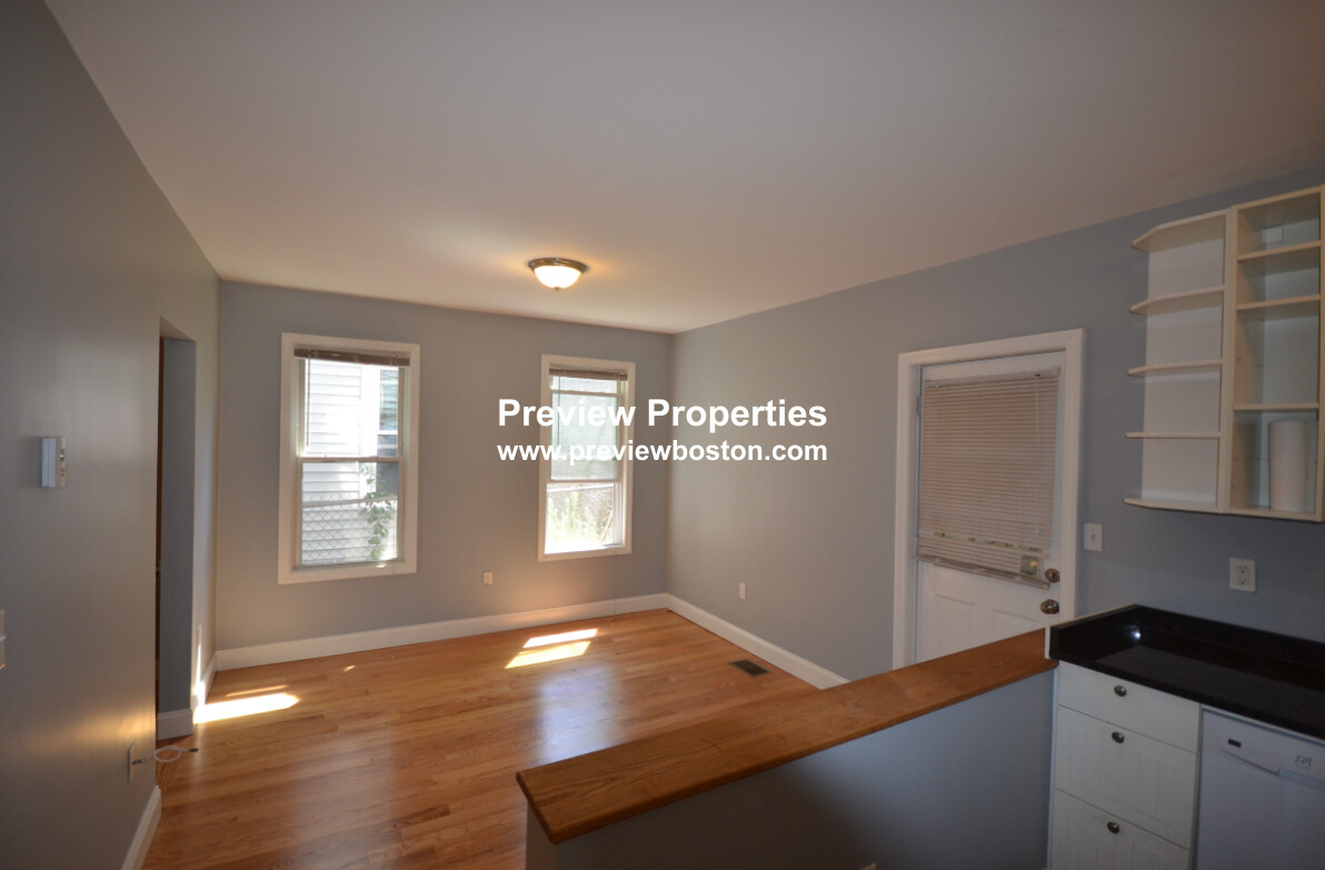 12 Cheever Ct, East Boston