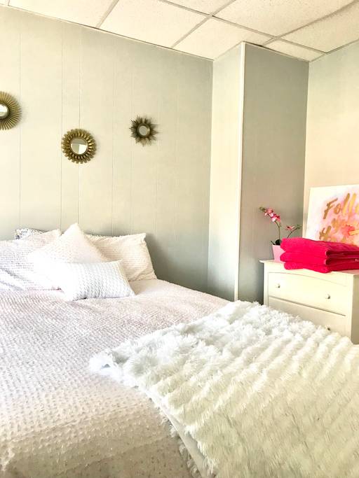 879 Beacon St, Fenway