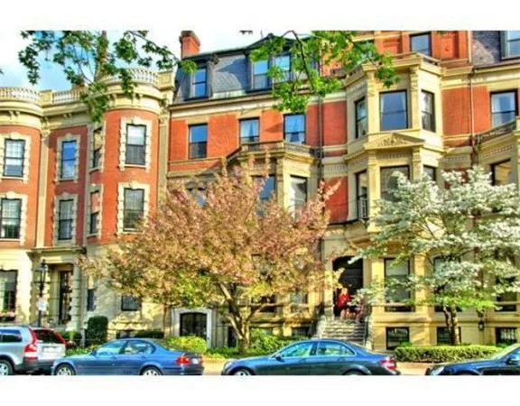 62 Commonwealth Ave, Back Bay