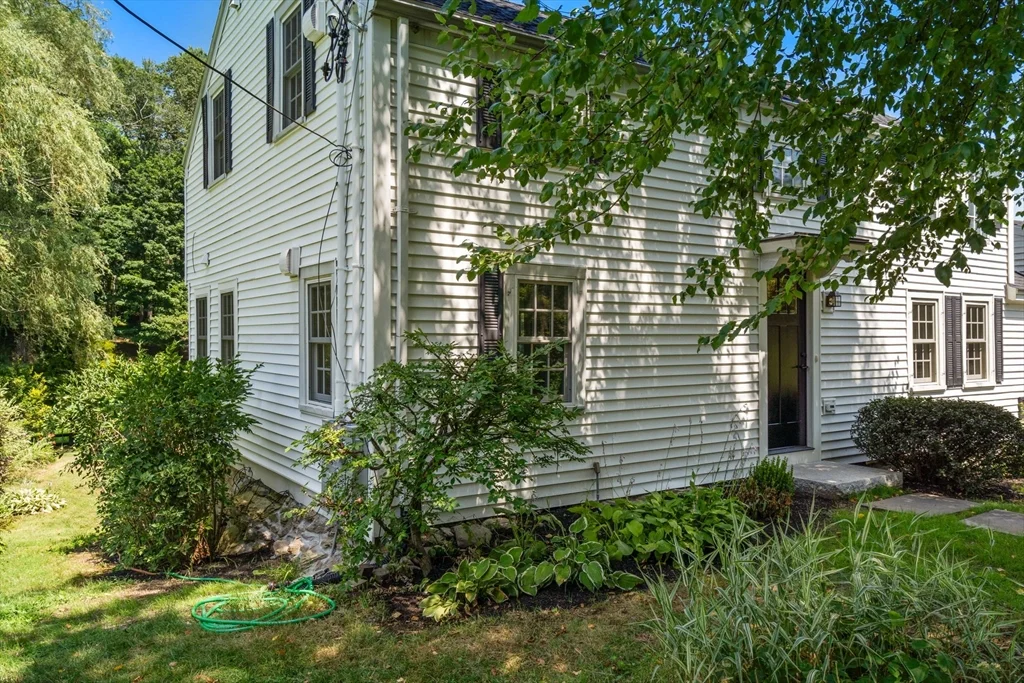 157 Farm Rd, Sherborn