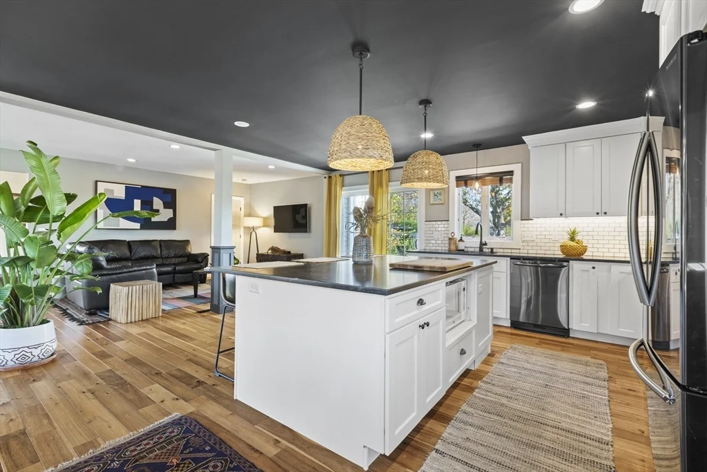 119 Sycamore St, Fairhaven