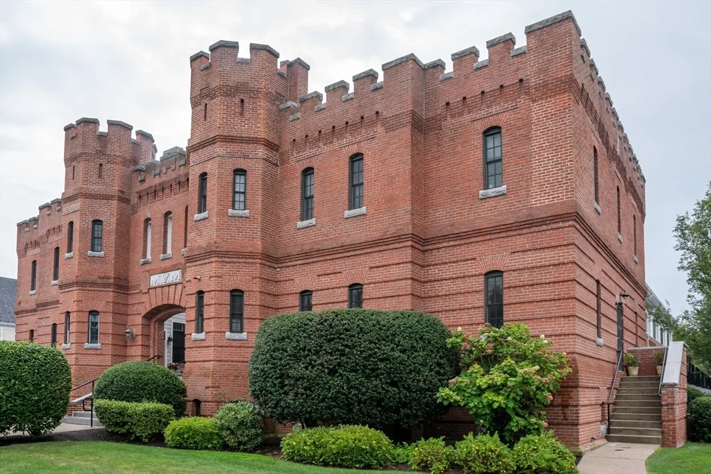 93 E Central St, Natick