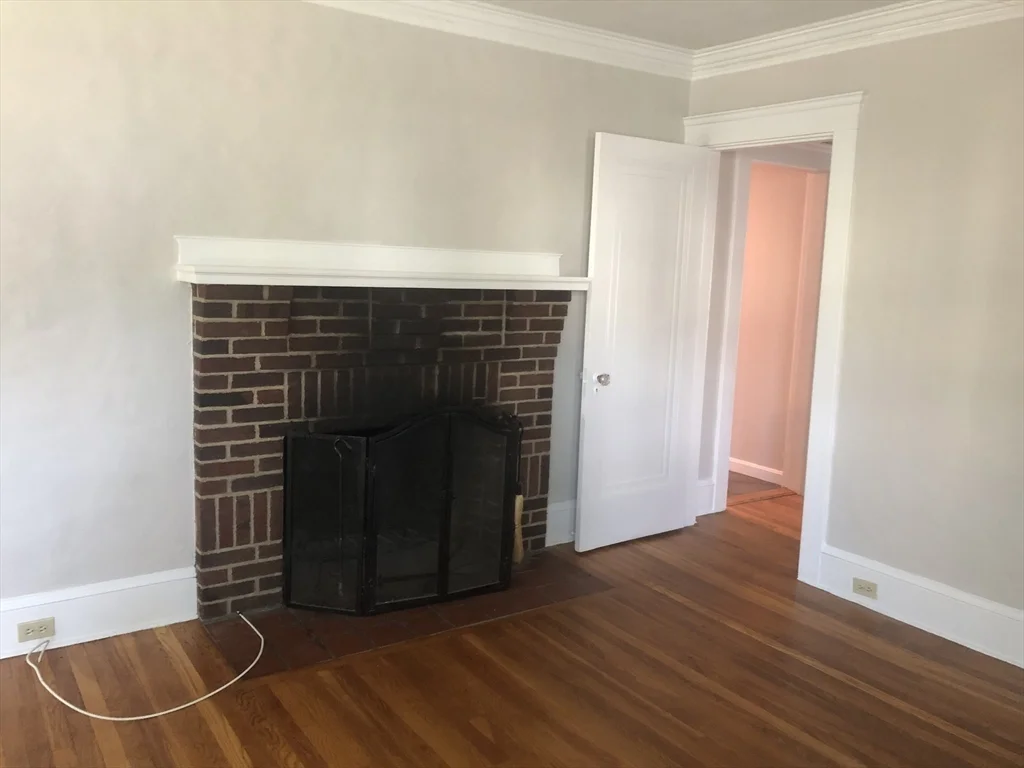 4 Harvard Rd, Belmont