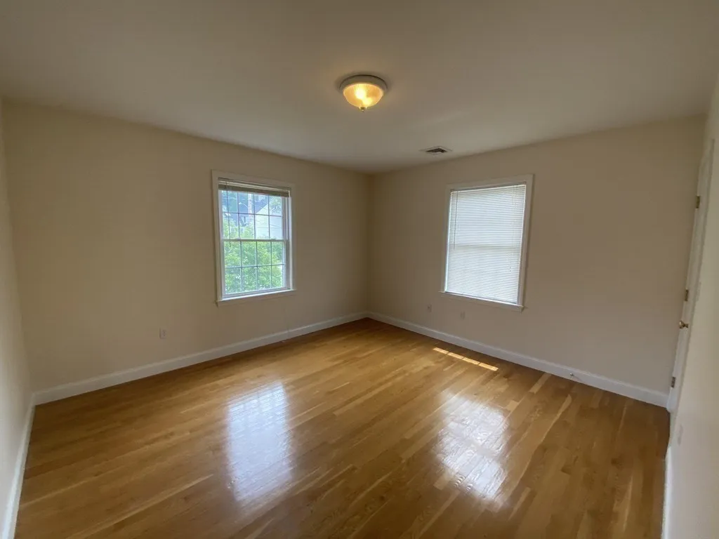 378 Washington St, Winchester