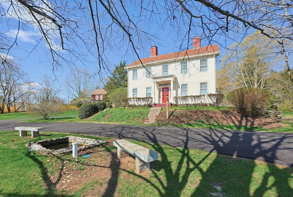 9-13 W Main St, Norton