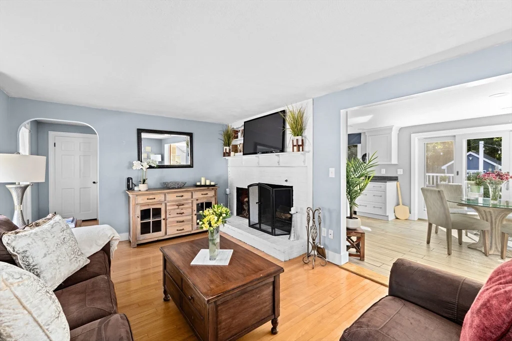 4 Country Dr, South Hingham