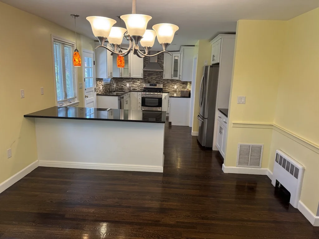 793 Dedham St, Newton