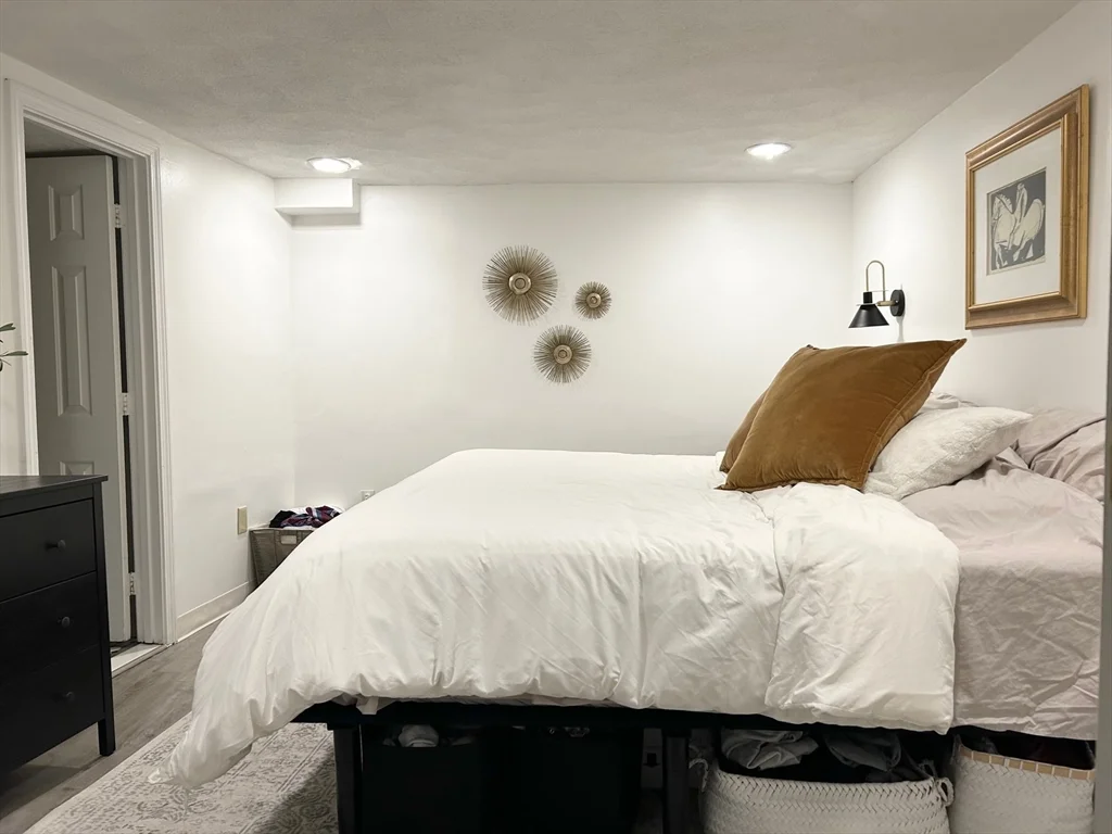 390 Riverway, Coolidge Corner