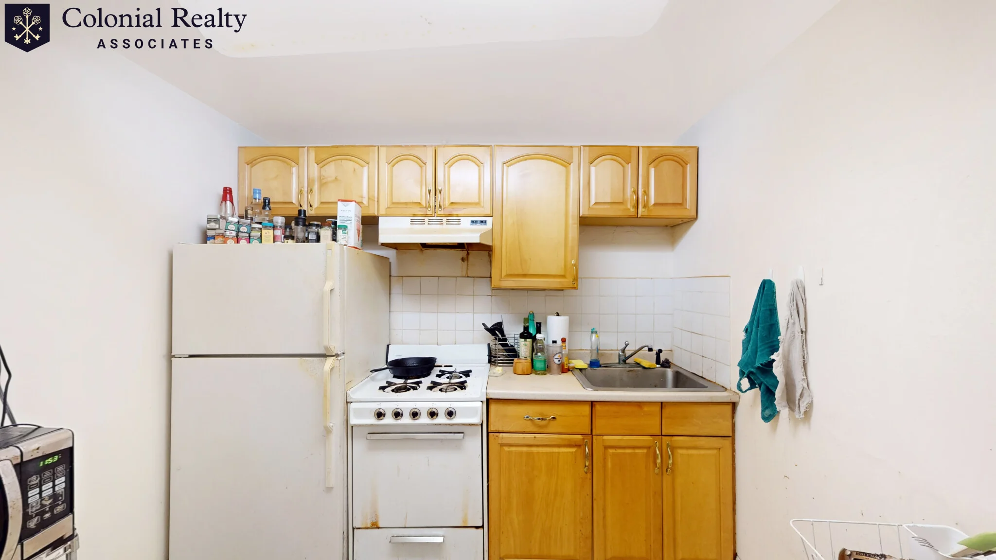 1067 Beacon St, Longwood