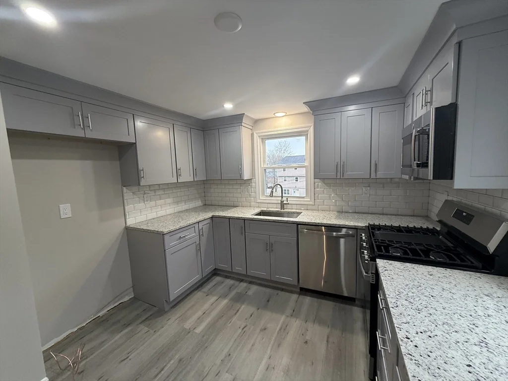 7 Silvia Ct, Hyde Park