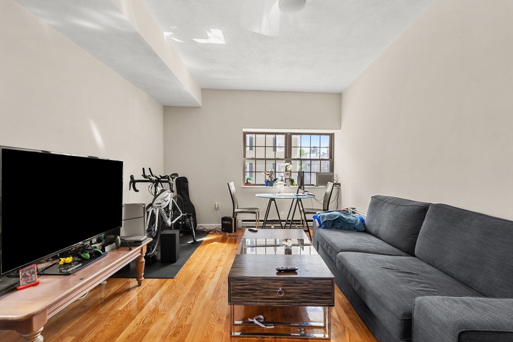 191 Bunker Hill St, Charlestown