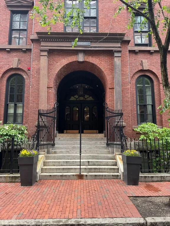 21 Father Francis Gilday St, South End