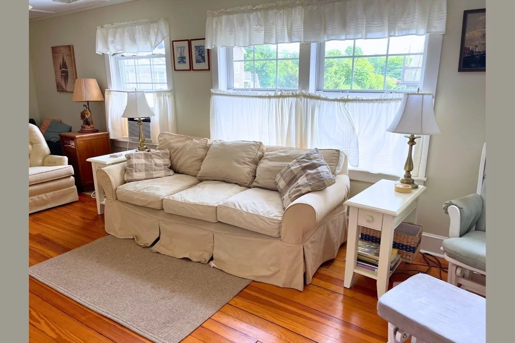 48 Angelica Ave, Mattapoisett