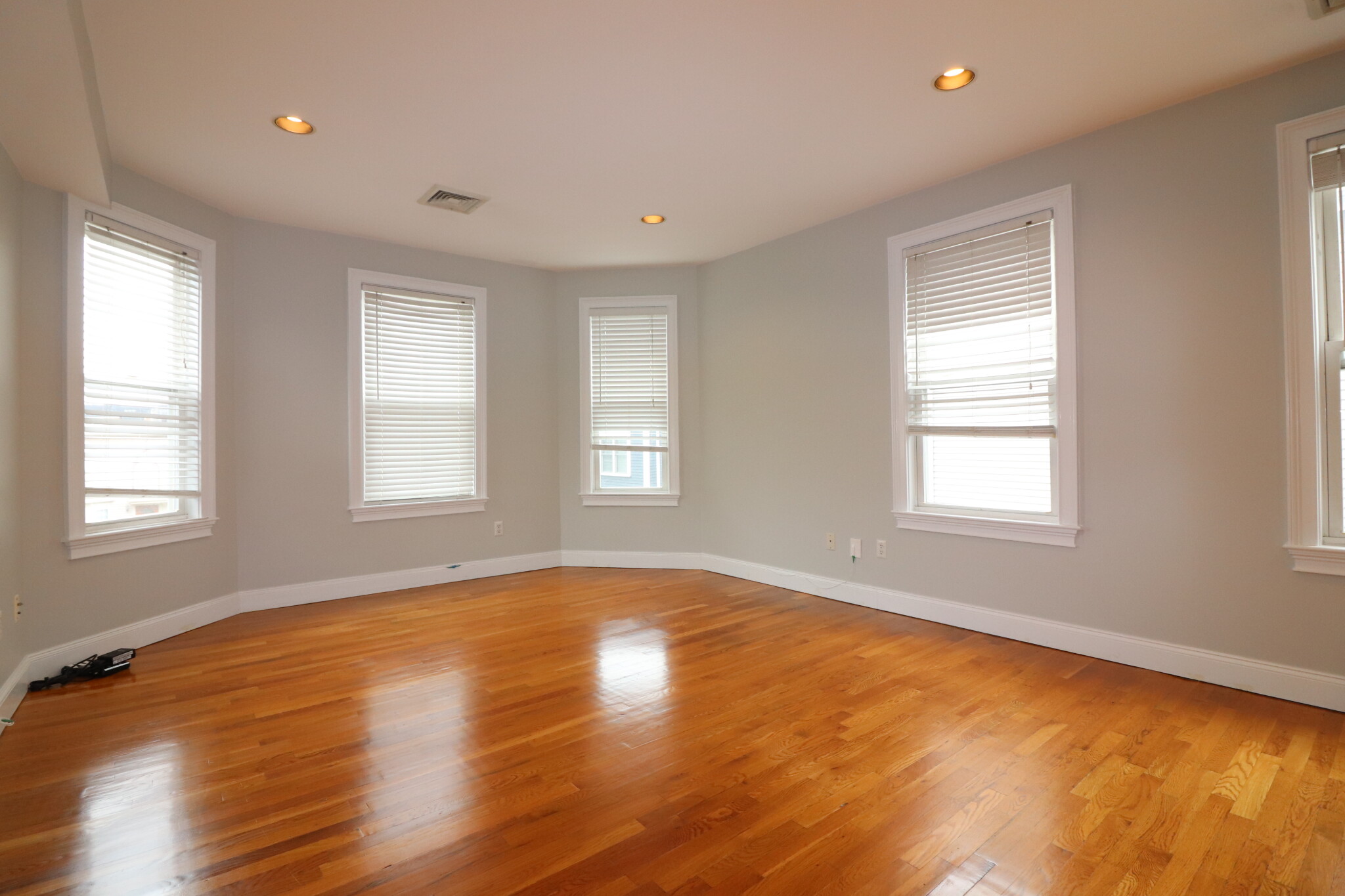 40 Middle St, South Boston