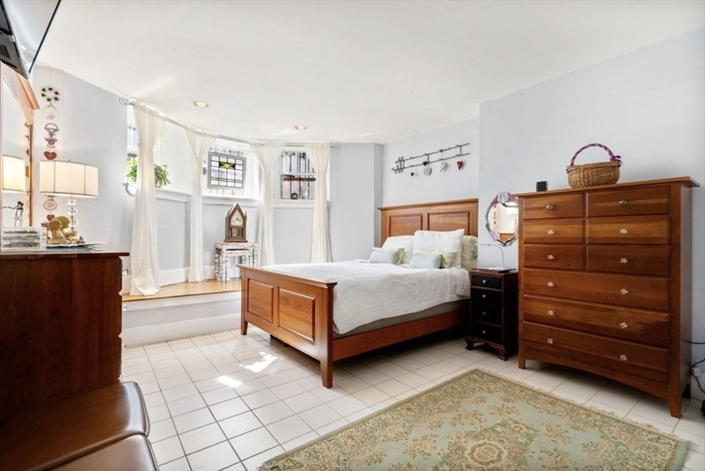 12 Keswick St, Fenway